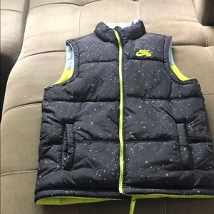 Nike boys reversible vest like new size 10/12